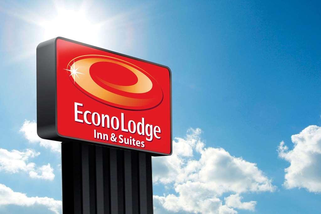 Econo Lodge Inn & Suites Greenbrier エクステリア 写真