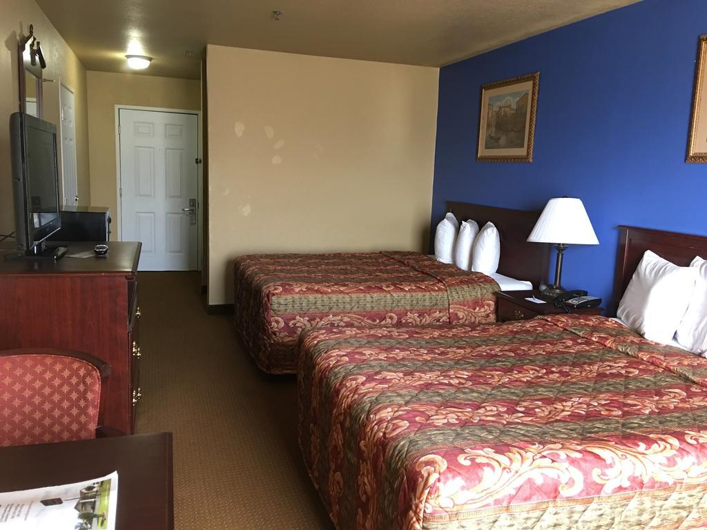 Econo Lodge Inn & Suites Greenbrier エクステリア 写真