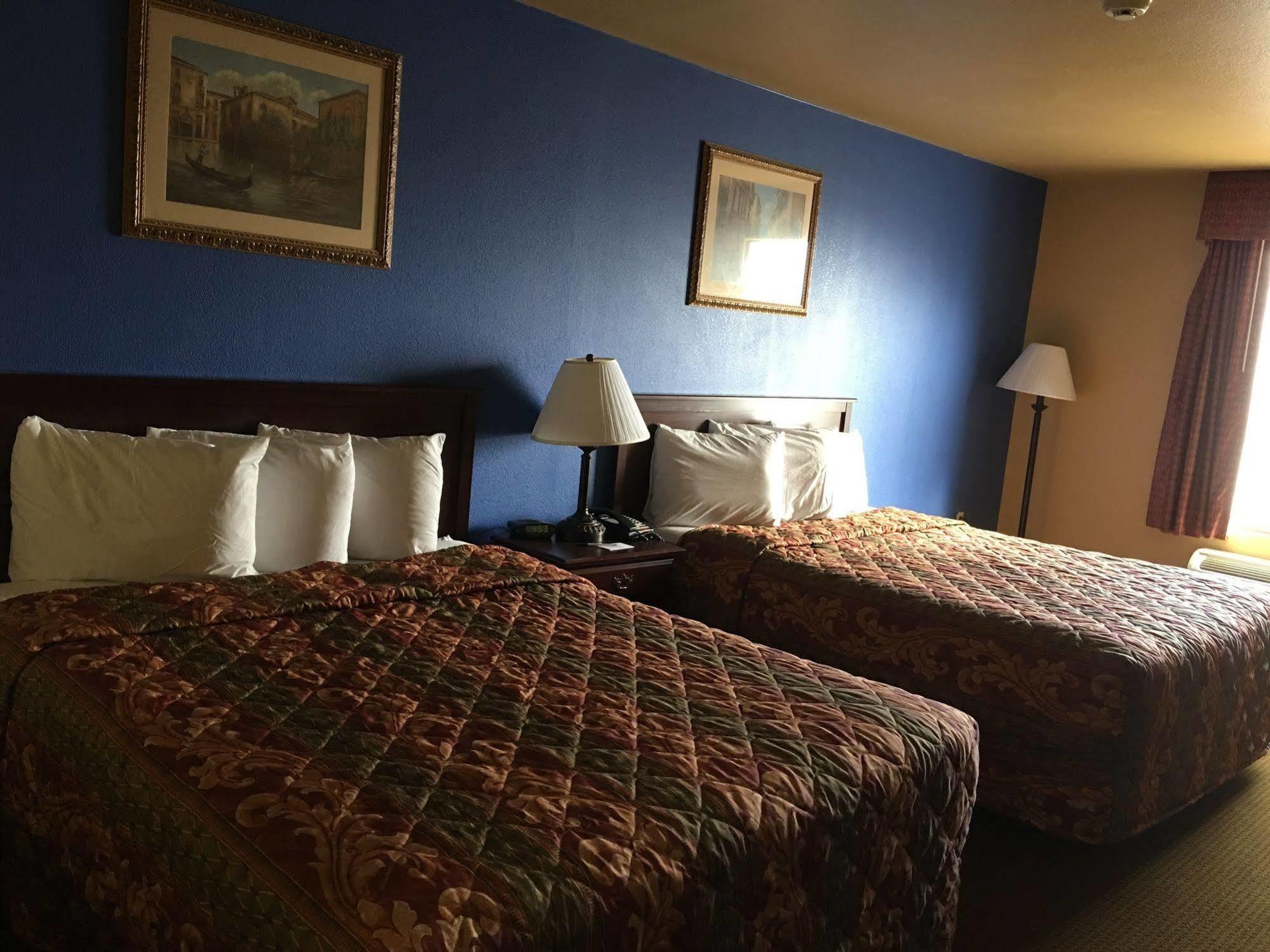 Econo Lodge Inn & Suites Greenbrier エクステリア 写真