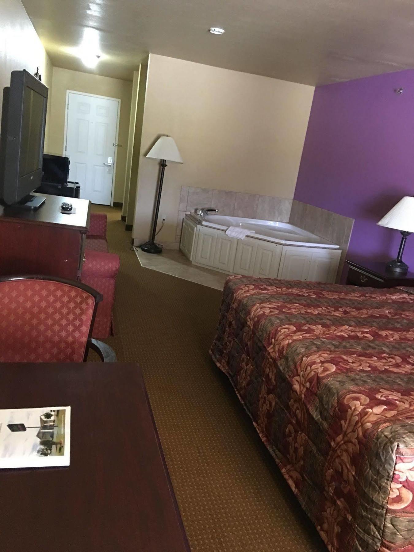 Econo Lodge Inn & Suites Greenbrier エクステリア 写真