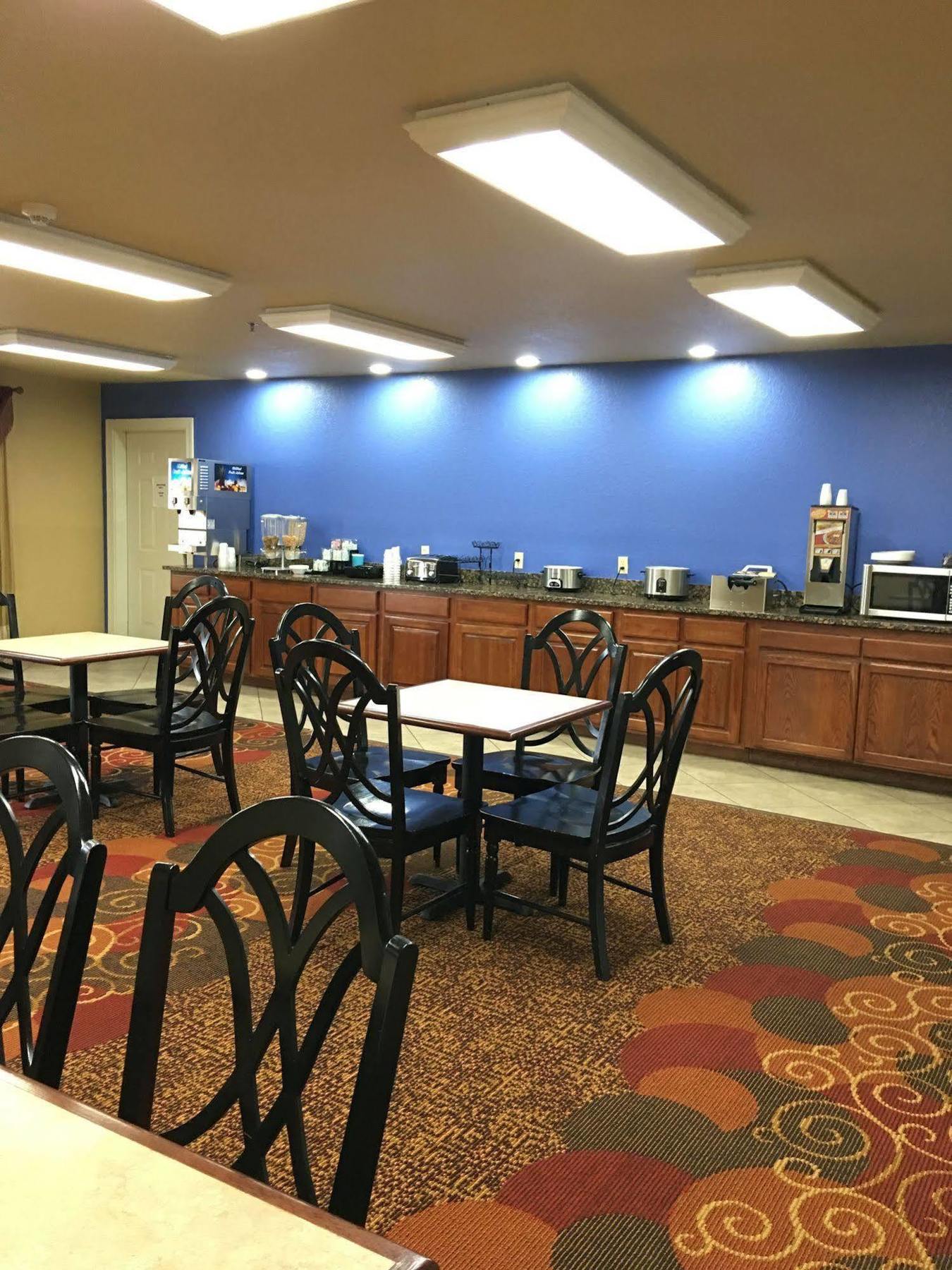 Econo Lodge Inn & Suites Greenbrier エクステリア 写真