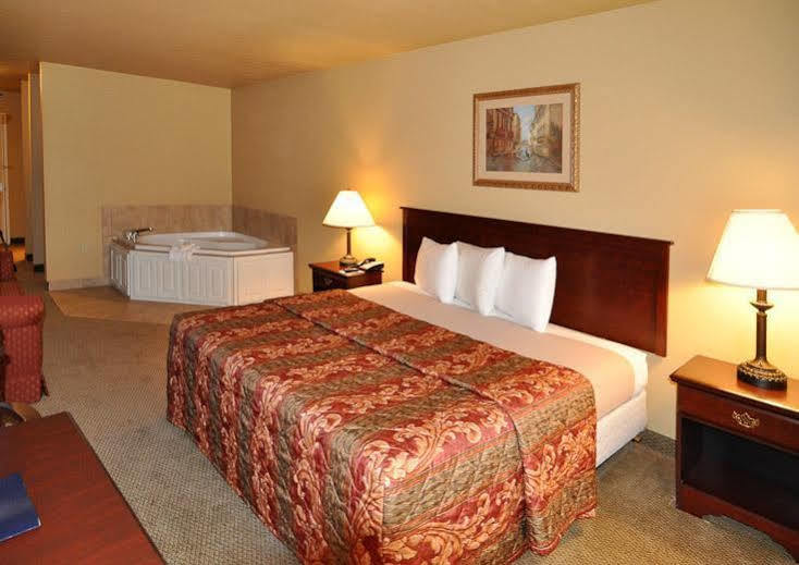 Econo Lodge Inn & Suites Greenbrier エクステリア 写真